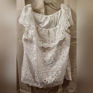 Est. 1946 sleeveless blouse with lace overlay size large